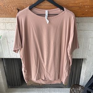 Lullulemon Back in Action Short Sleeve Nulu